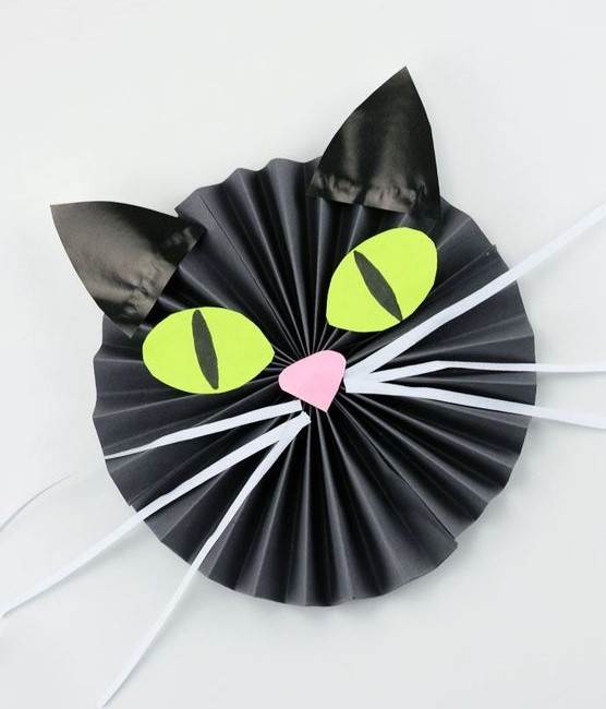 manualidades de gatos negros para Halloween